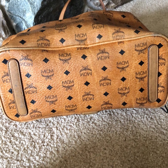 MCM medium brown purse - Picture 6 of 7